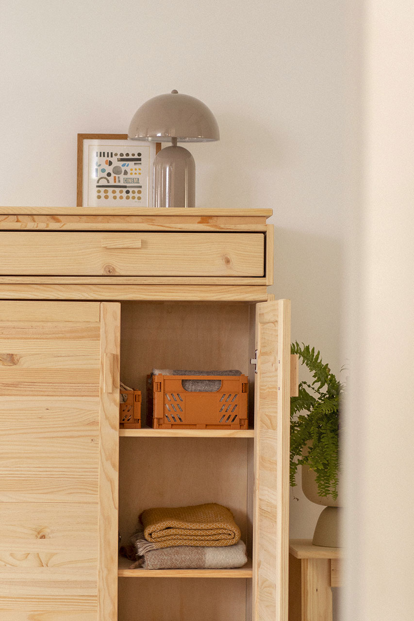 Imagen de ambiente 4 para:Armario para el recibidor con caj&oacute;n